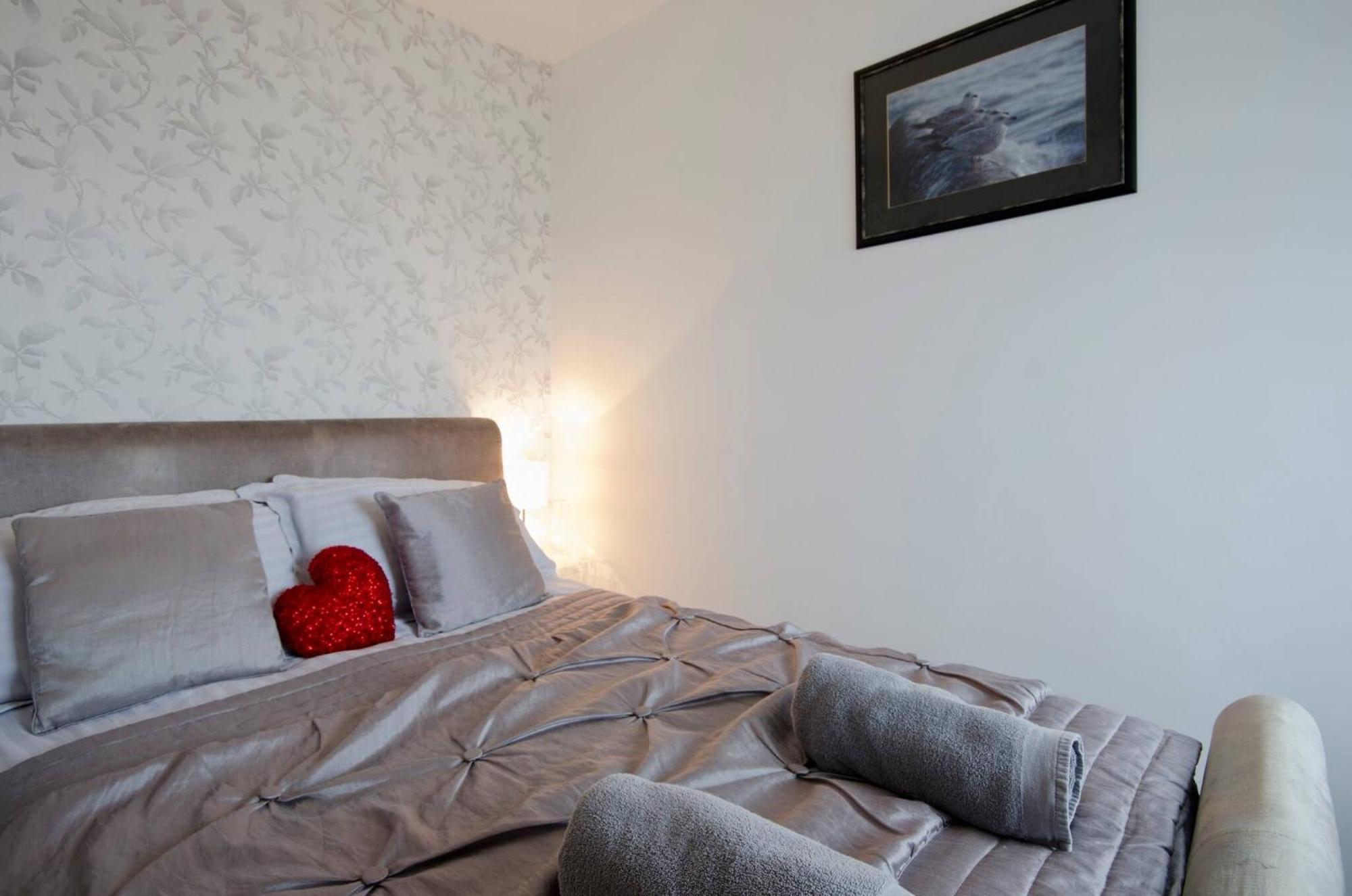 Seaview Regency Apartment With Private Parking Μπράιτον Εξωτερικό φωτογραφία