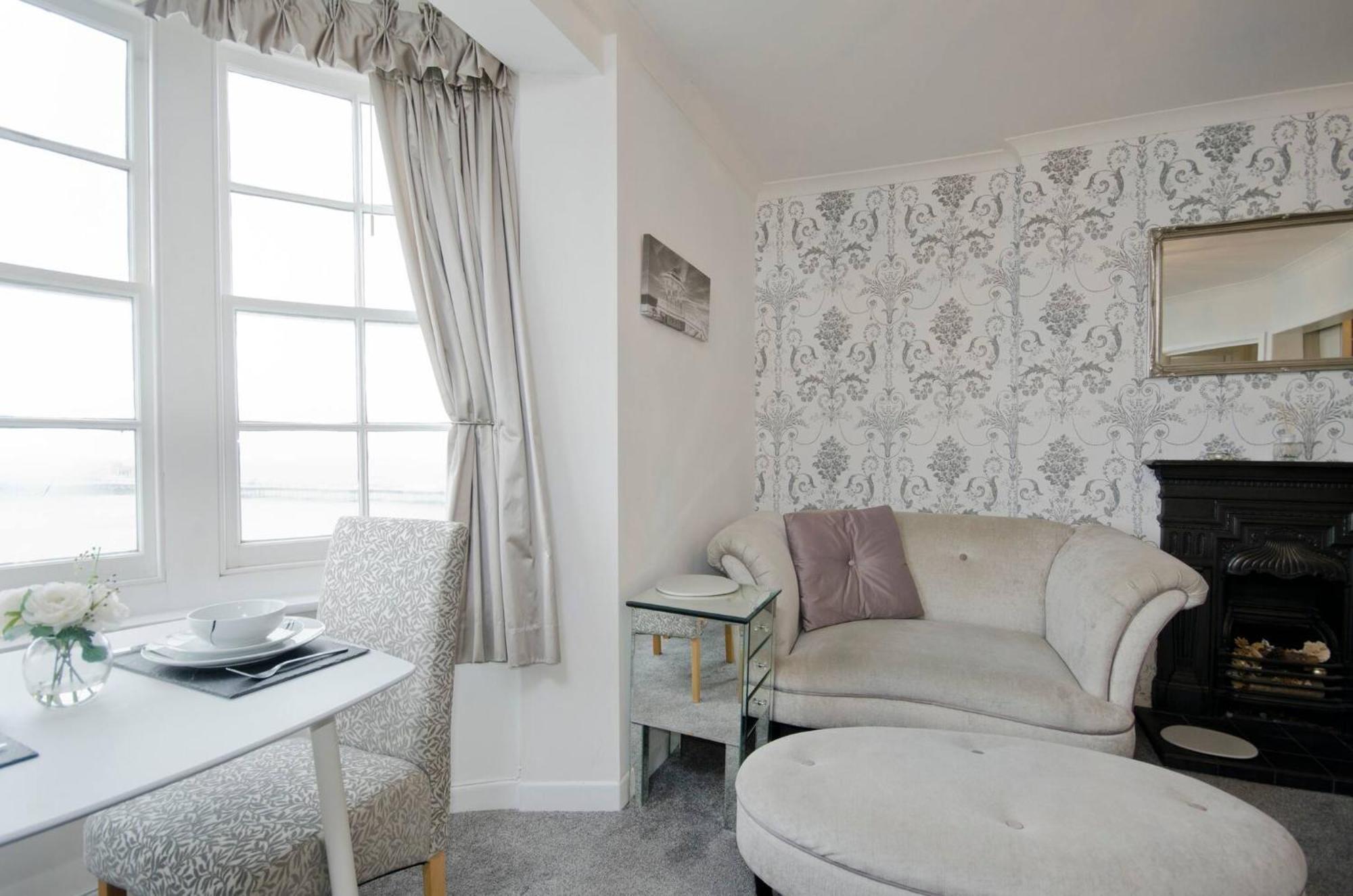 Seaview Regency Apartment With Private Parking Μπράιτον Εξωτερικό φωτογραφία